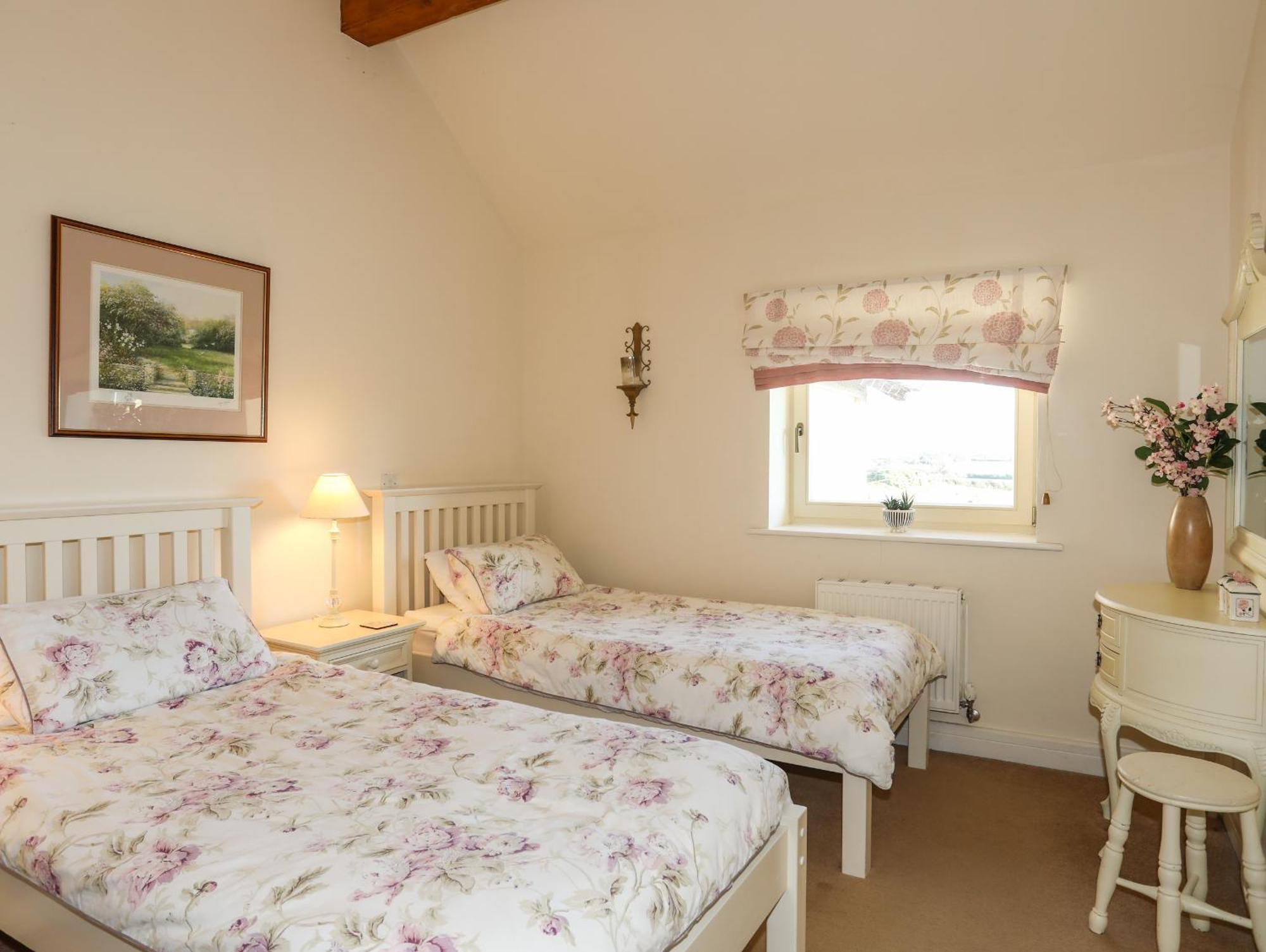 Cosy Barn Villa Dwyran Exteriör bild