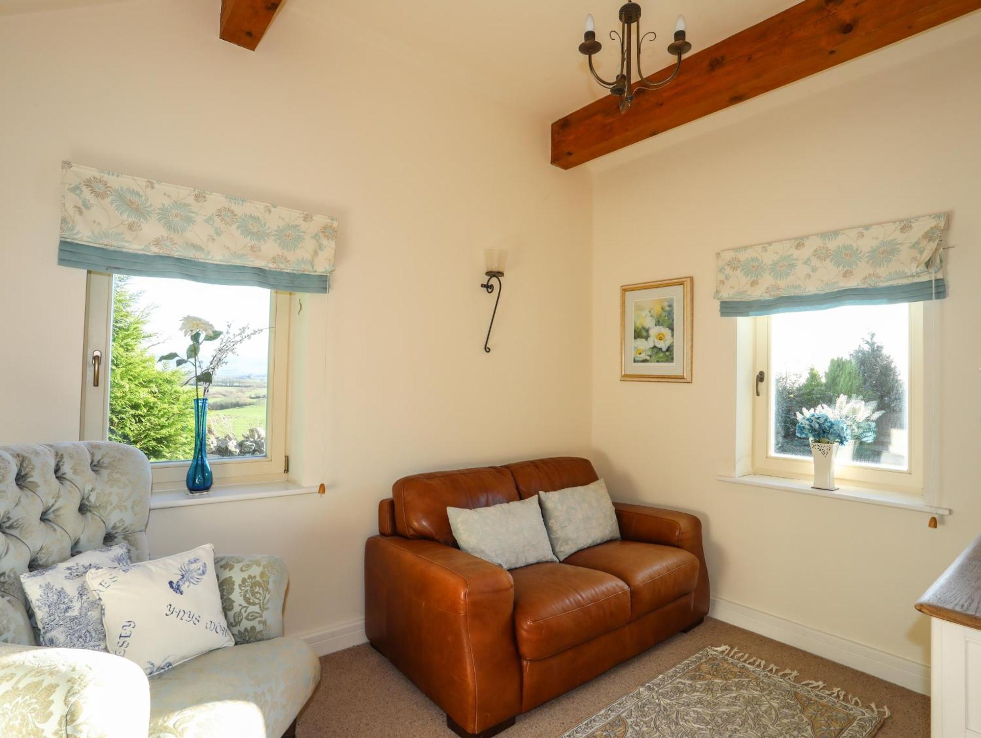 Cosy Barn Villa Dwyran Exteriör bild