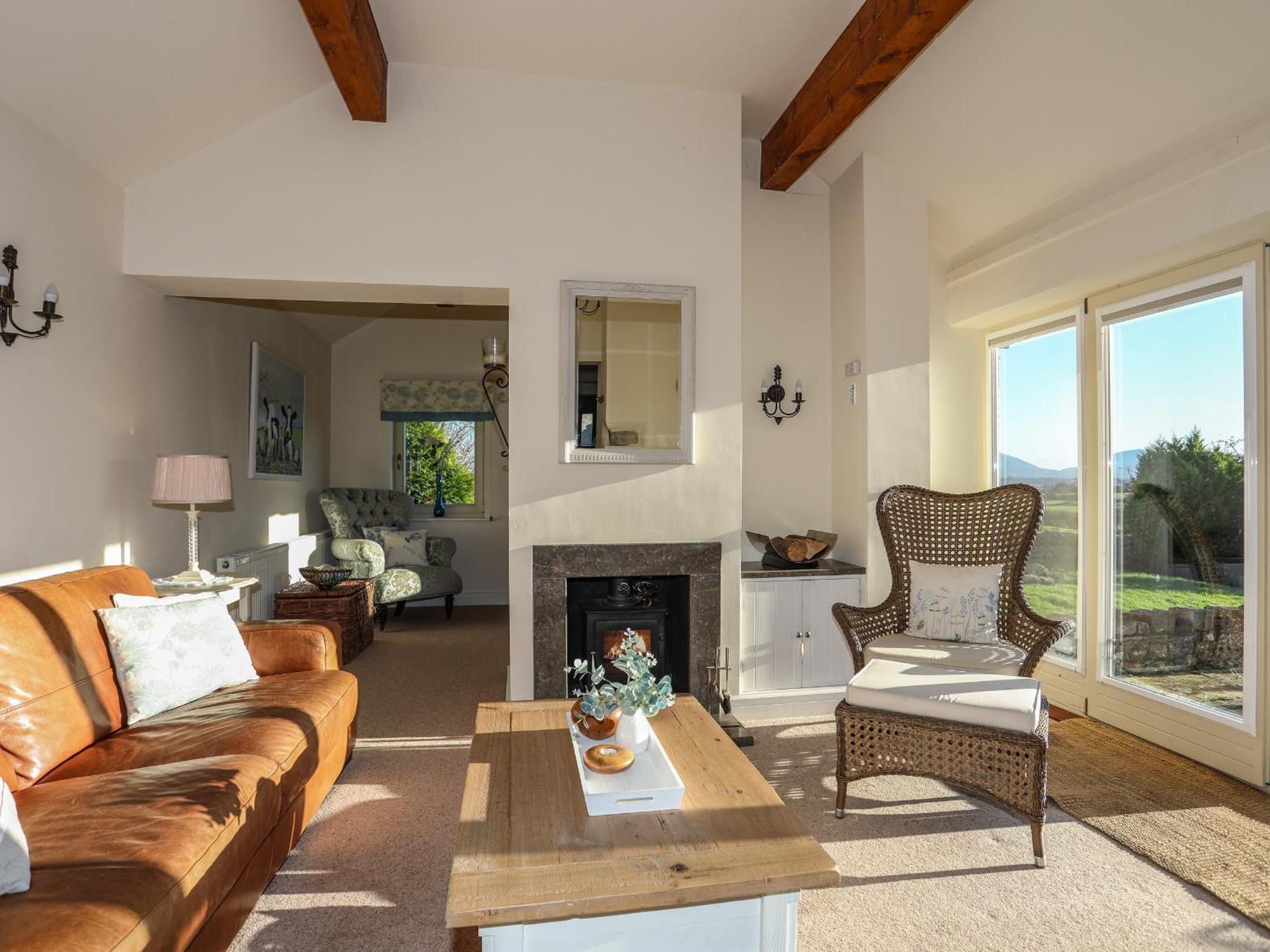 Cosy Barn Villa Dwyran Exteriör bild